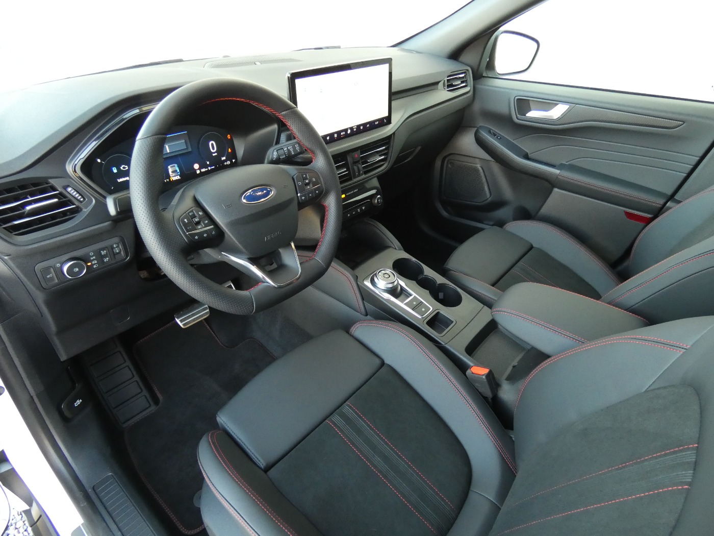 Ford Kuga ST-Line X Hybrid +Winter