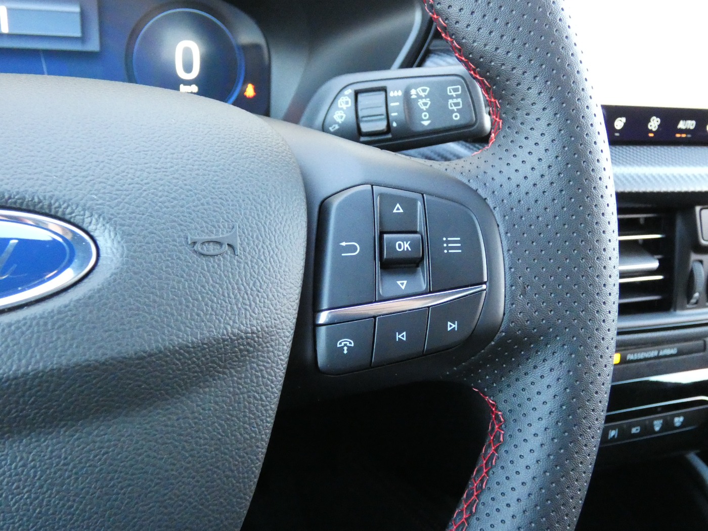 Ford Kuga ST-Line X Hybrid +Winter