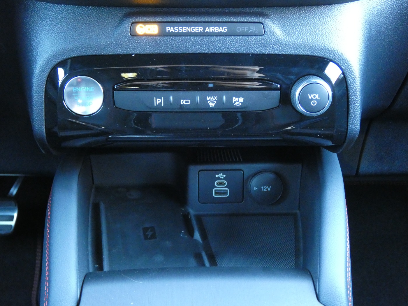 Ford Kuga ST-Line X Hybrid +Winter